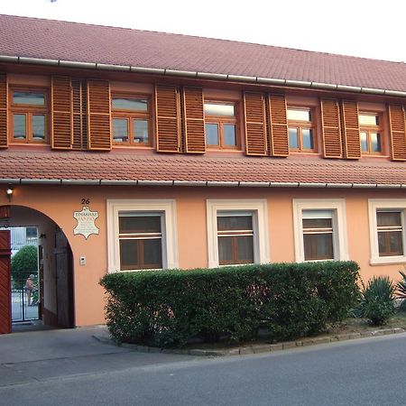 Tímárház Panzió Szeged Exterior foto