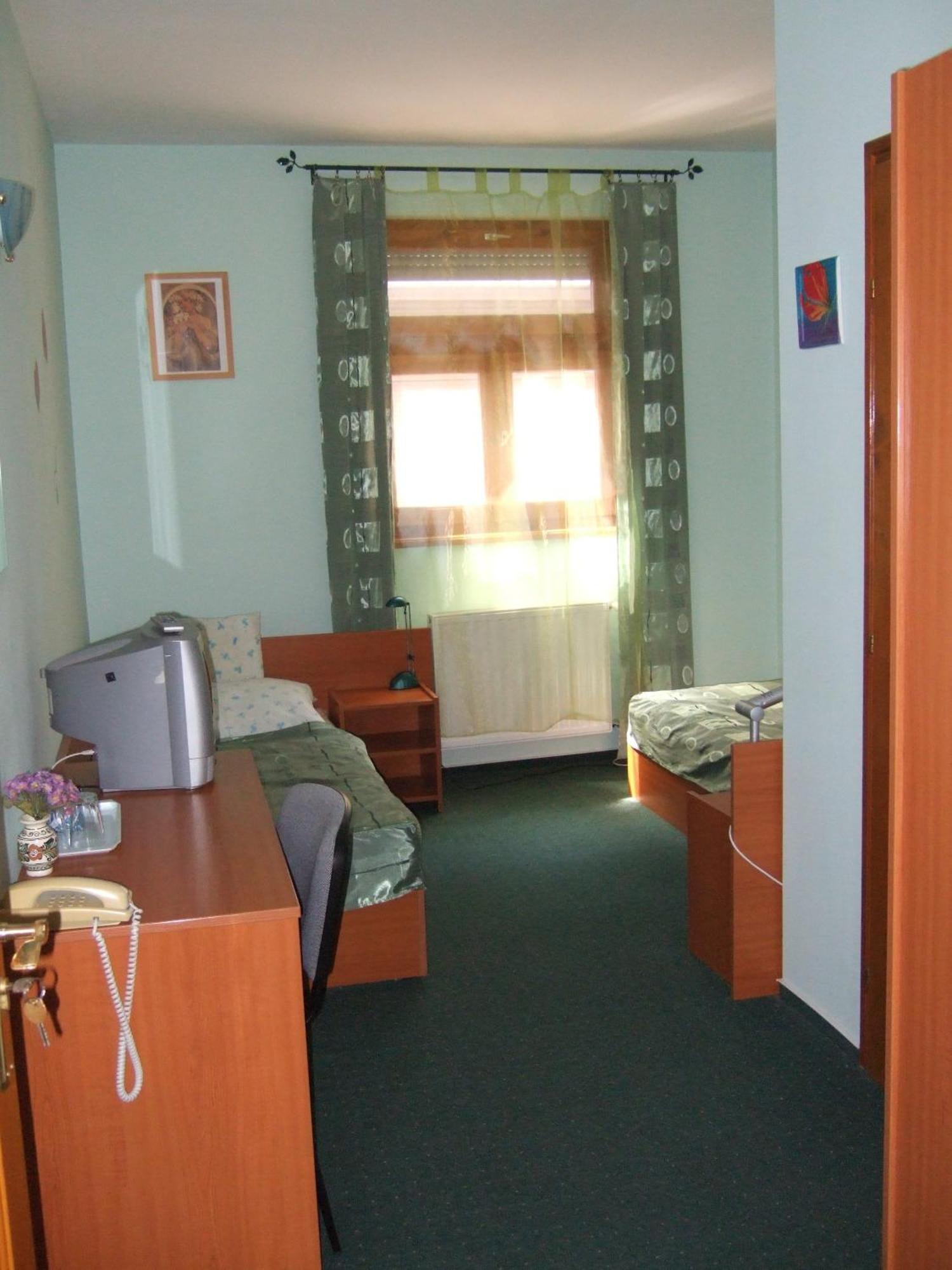 Tímárház Panzió Szeged Exterior foto